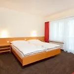 Central Apartments Davos * דאבוס